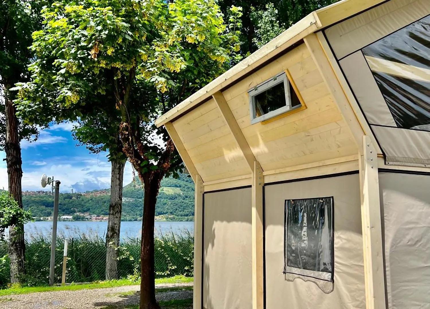 Luxusní stan Glamping Camping Rivabella Lecco