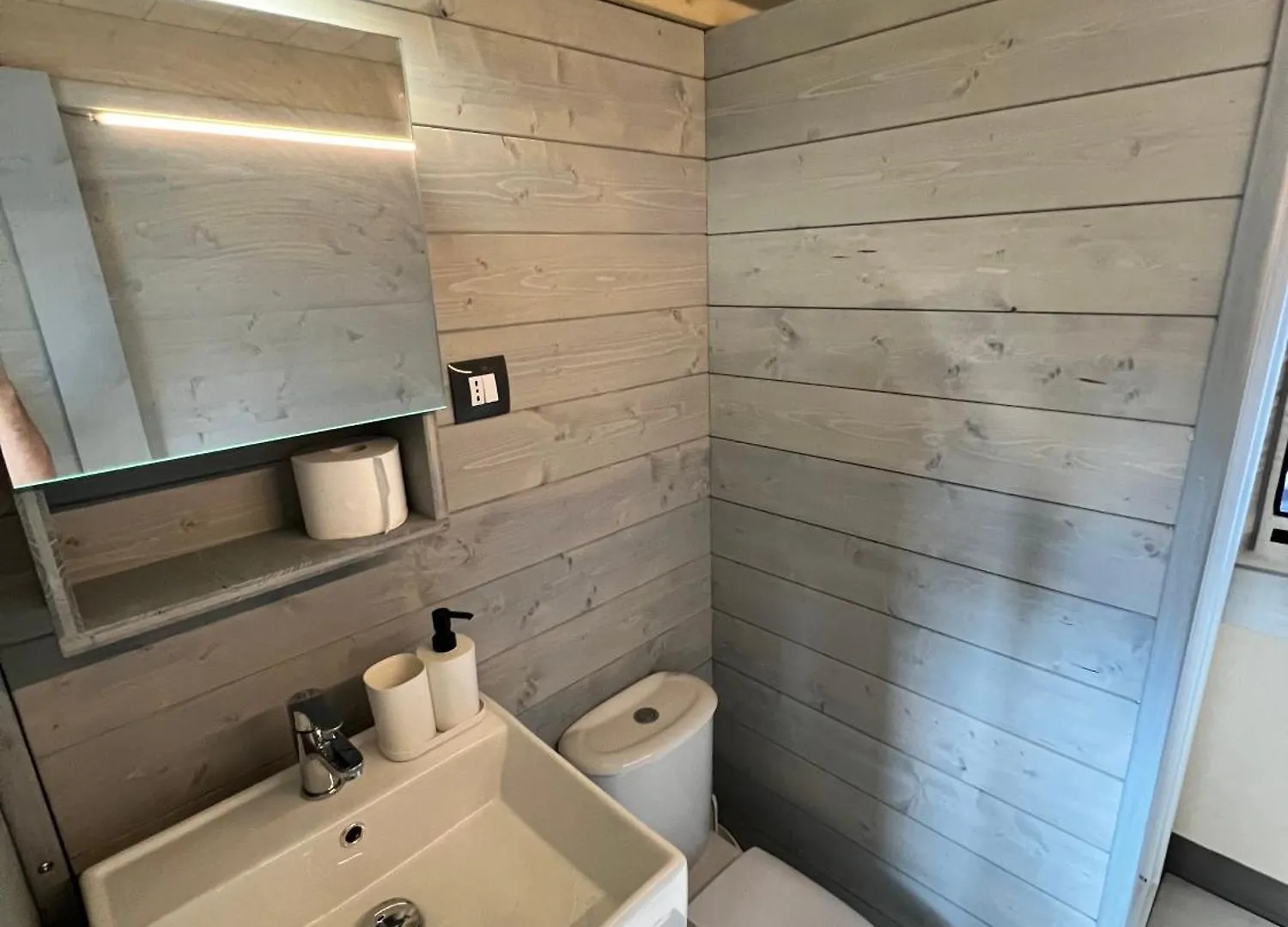 Luxusní stan Glamping Camping Rivabella Lecco