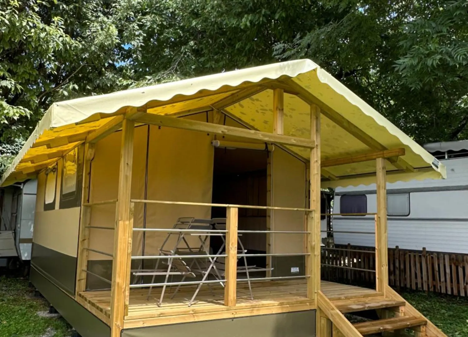 Glamping Camping Rivabella Lecco Luxusní stan