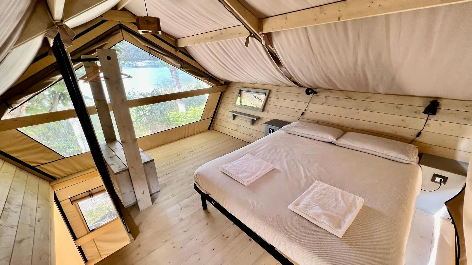 Luxury tent Glamping Camping Rivabella Lecco