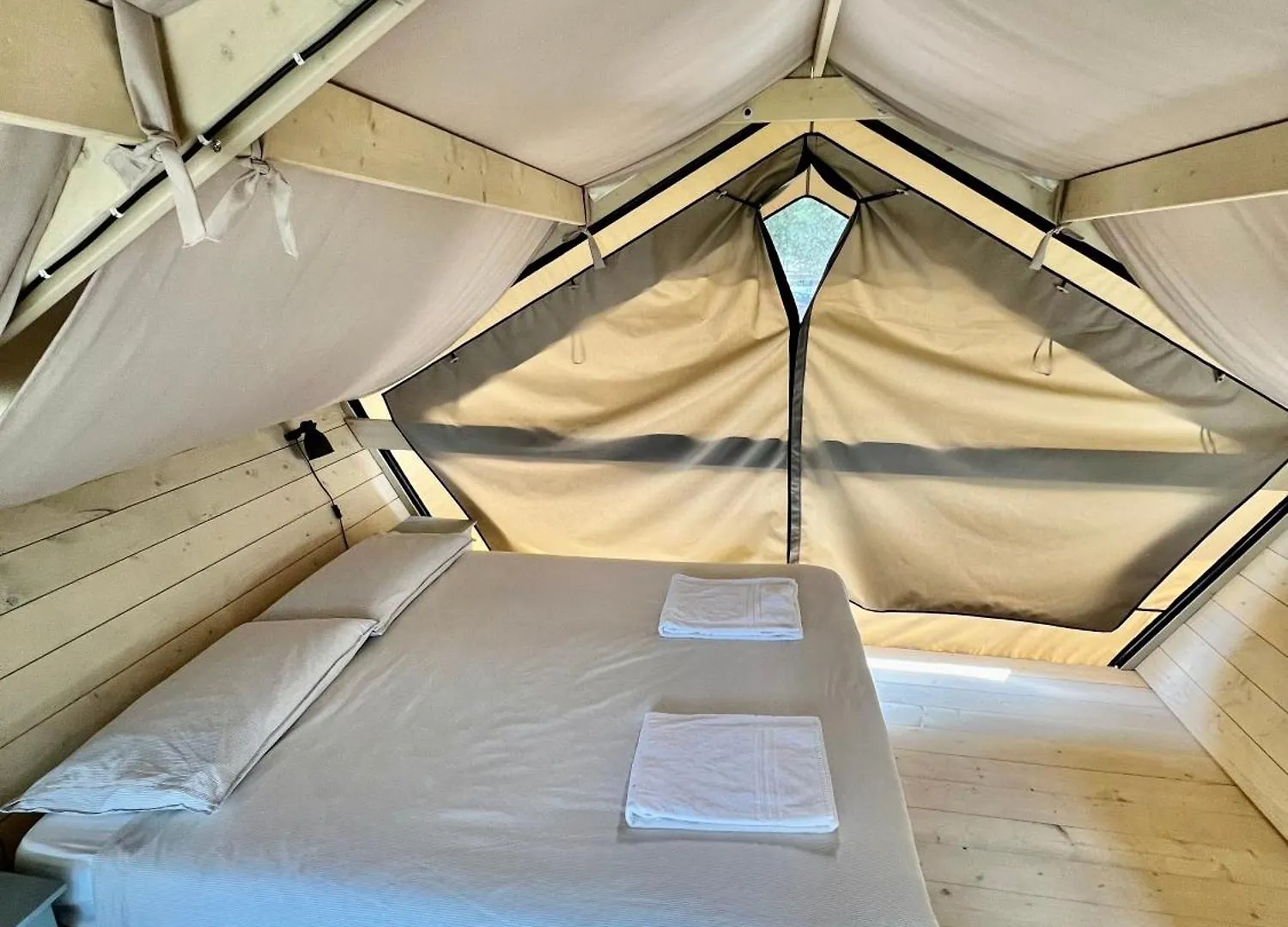 Glamping Camping Rivabella Lecco Luxury tent