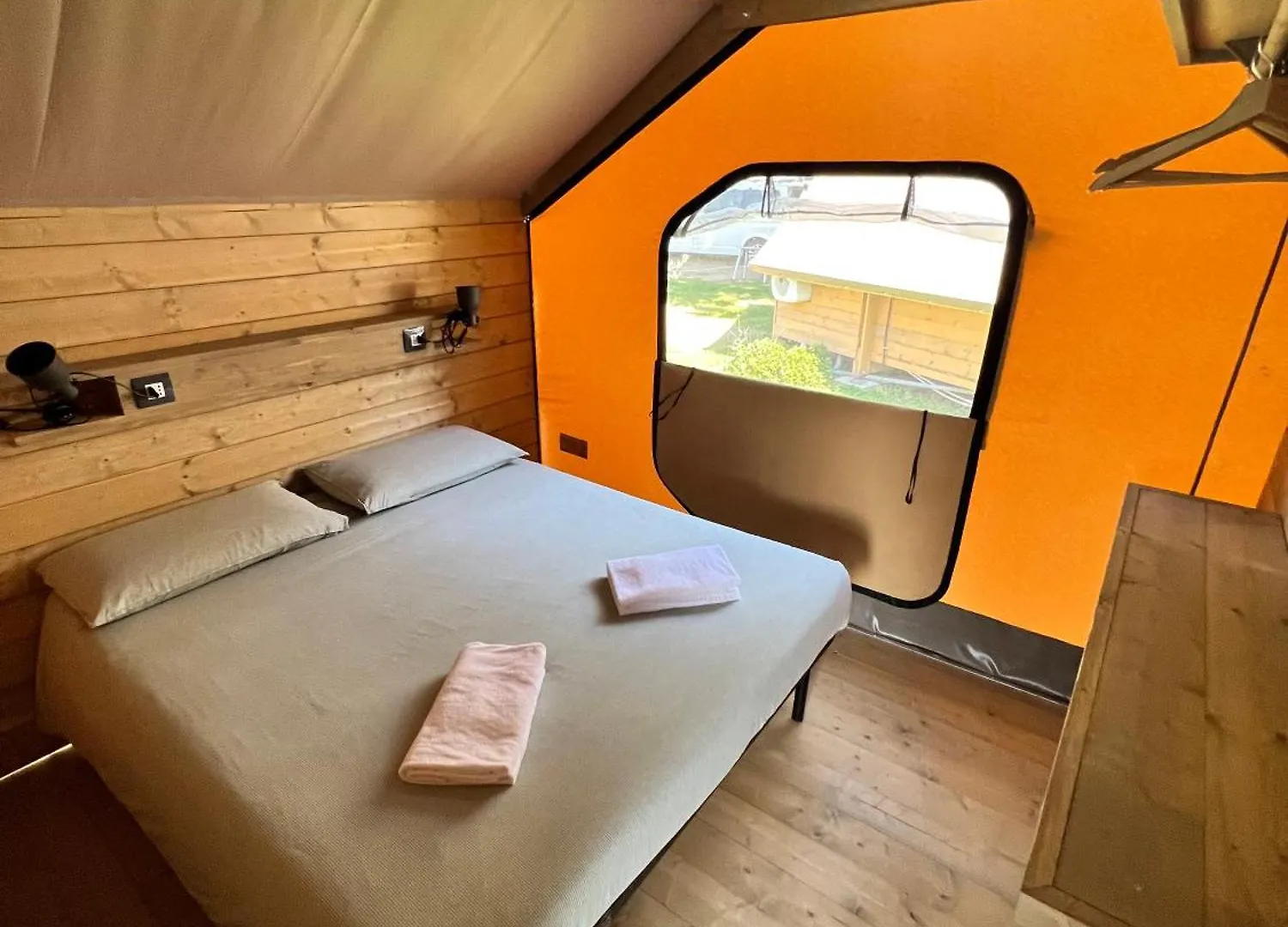 Glamping Camping Rivabella Lecco Luxury tent